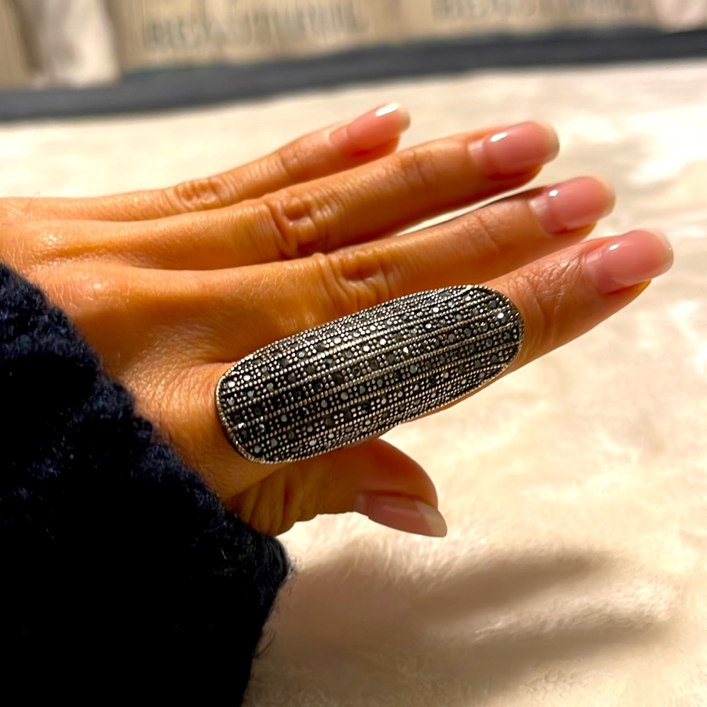 Beautiful ring 💍 - Picture 3 of 8